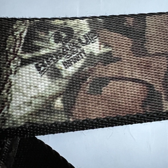 Buckle-down Belt Chrysler Logo Seatbelt Lap Dodge Ram 2014 Woods Forest Hunting - Picture 5 of 7